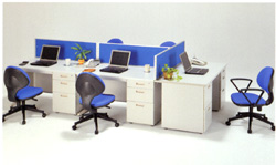 オフィスデスクを品数豊富にご用意、事務机・平机・両袖机・片袖机